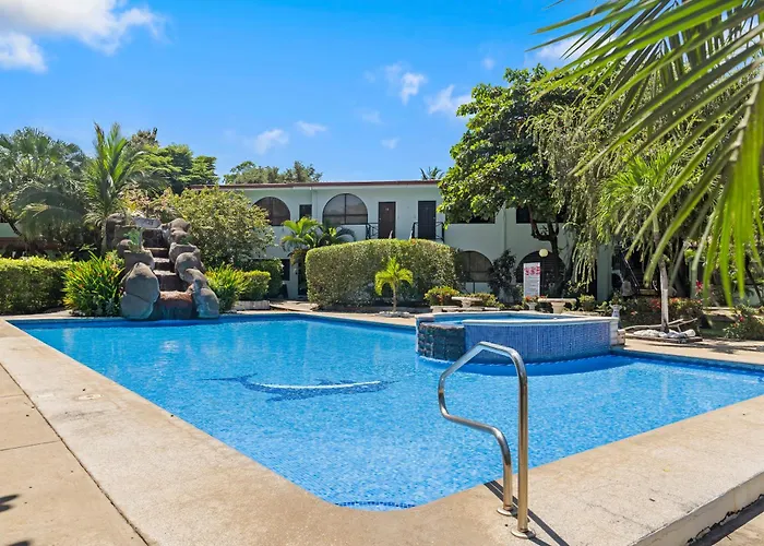 Casa 2b2b Completely Renovated Ground Unit Coco